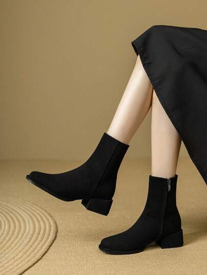 Women's Brown Round Toe Ankle Boots, Chunky Heel Short Ankle Boots, Elastic Side Slip-On Design, Fashion & Versatile For Autumn/Winter