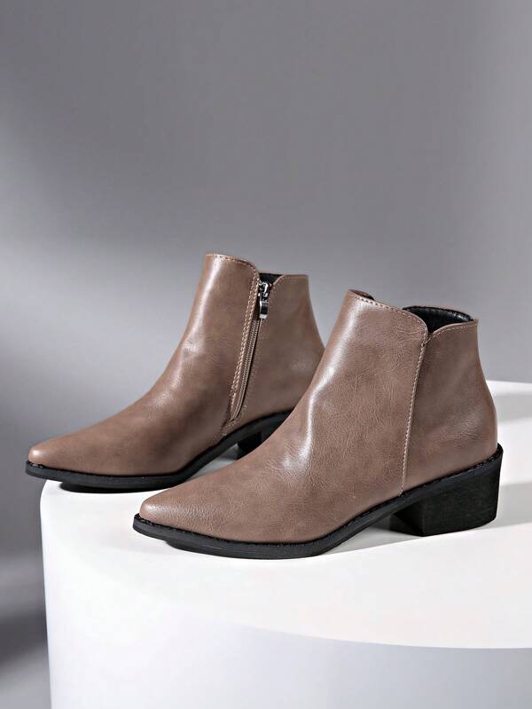 Damskie krótkie buty ze spiczastym noskiem, jesień/zima 2024, uniwersalne płaskie botki typu Chelsea na grubym obcasie, nowe modne smukłe botki na średnim obcasie