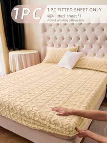 1pc Velvet Bed Sheets, Bedding, Fitted Sheet, Mattress Cover, Skin-Friendly Bed Cover, Soft Warm And Comfortable Bedding For Bedroom, Thickened Autumn And Winter Fleece Bedding, Solid Fuzzy Fitted Sheet King Queen Full Twin Size Bed Sheet, Dust Cover, Bedroom, Dormitory, Hotel Protective Cover, No Pillowcases, Home Textile, Independence Day Bedding, Bedding Gifts, Machine Washable