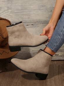 Giày bốt cổ ngắn nữ cỡ lớn 36-43 màu cam, đen, kaki, hàng mới về, thoải mái khi đi ngoài trời, có khóa kéo bên hông, chất liệu da lộn, đa năng cho mùa thu/đông. - Màu Khaki - Xem 1