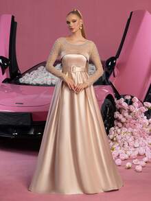 Faeriesty Feuriges Abendkleid aus Satin mit Perlenverzierung