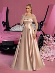 Faeriesty Feuriges Abendkleid aus Satin mit Perlenverzierung