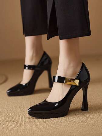 女士高跟鞋，防水台，带扣，细高跟，粉色、米色、黑色、白色、红色、银色、金色，时尚漆皮高跟鞋情人节