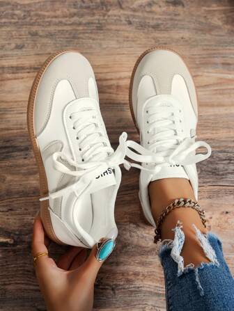 女士休闲白色运动鞋平底运动鞋透气一脚蹬鞋适合春秋季