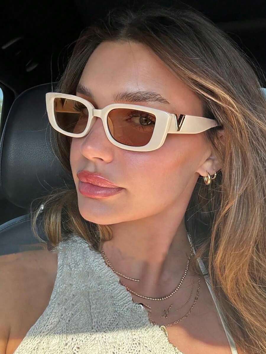 1 chiếc kính vuông thời trang gọng nhỏ dành cho nữ trong suốt, giản dị và đa năng, thích hợp để đeo trong nhiều dịp khác nhau Kính thời trang dành cho nữ, phụ kiện đi biển, cổ điển Y2k - Tròng kính màu nâu gọng vàng - Xem 1