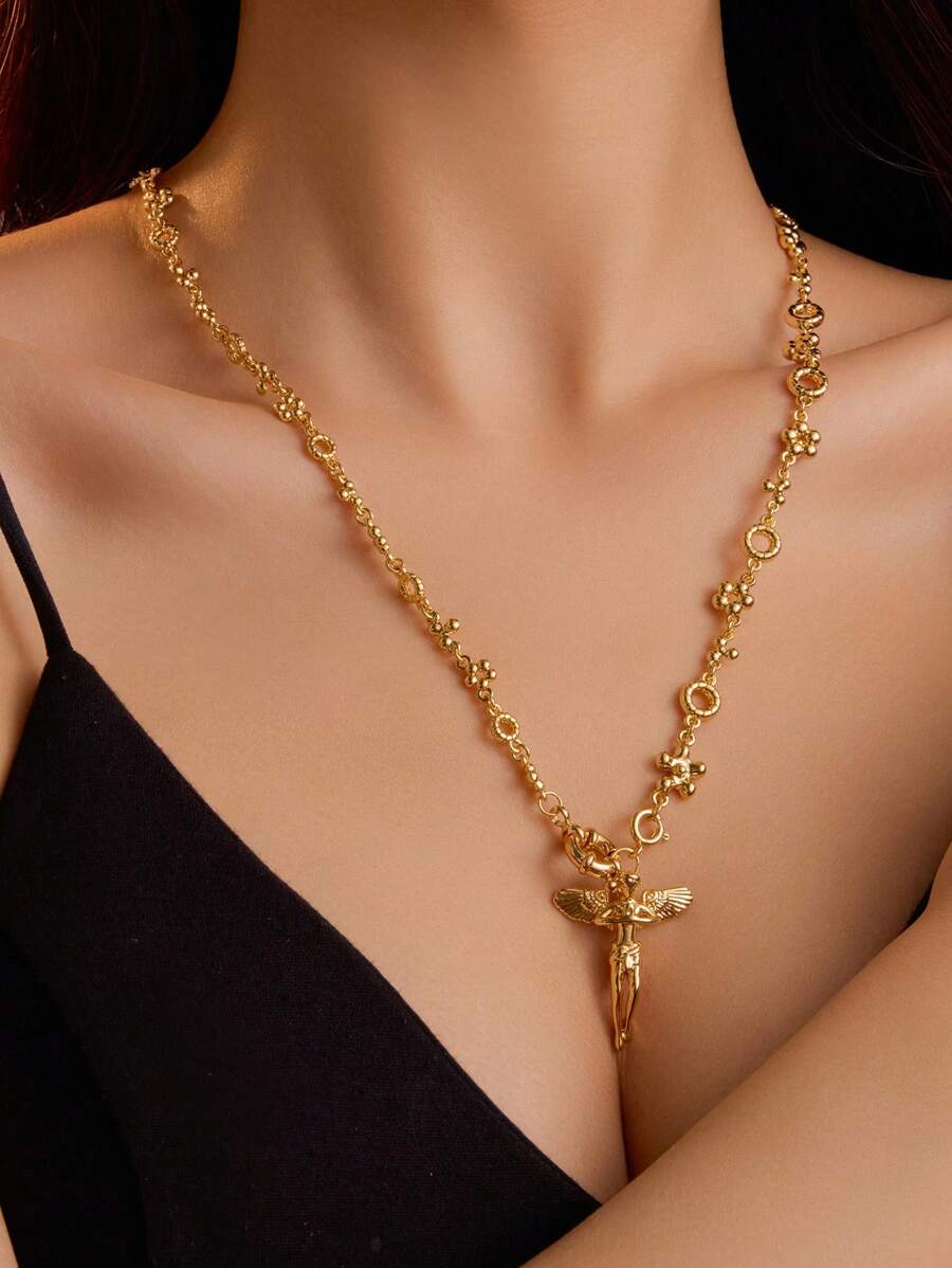 "A European And American Fashion High-Grade Copper Material Electroplated  Angel Couple Gift Necklace."