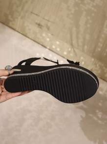 Nowe modne sandały na platformie z motylami i sztucznymi perłami, uniwersalne na lato i jesień - Czarne - Zobacz 8