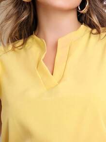 MARILYN MONNA New Women's Solid Color Classic V-Neck Ruffle Elegant Notched Neck Sleeve Blouse - 淺黃 - 查看 3
