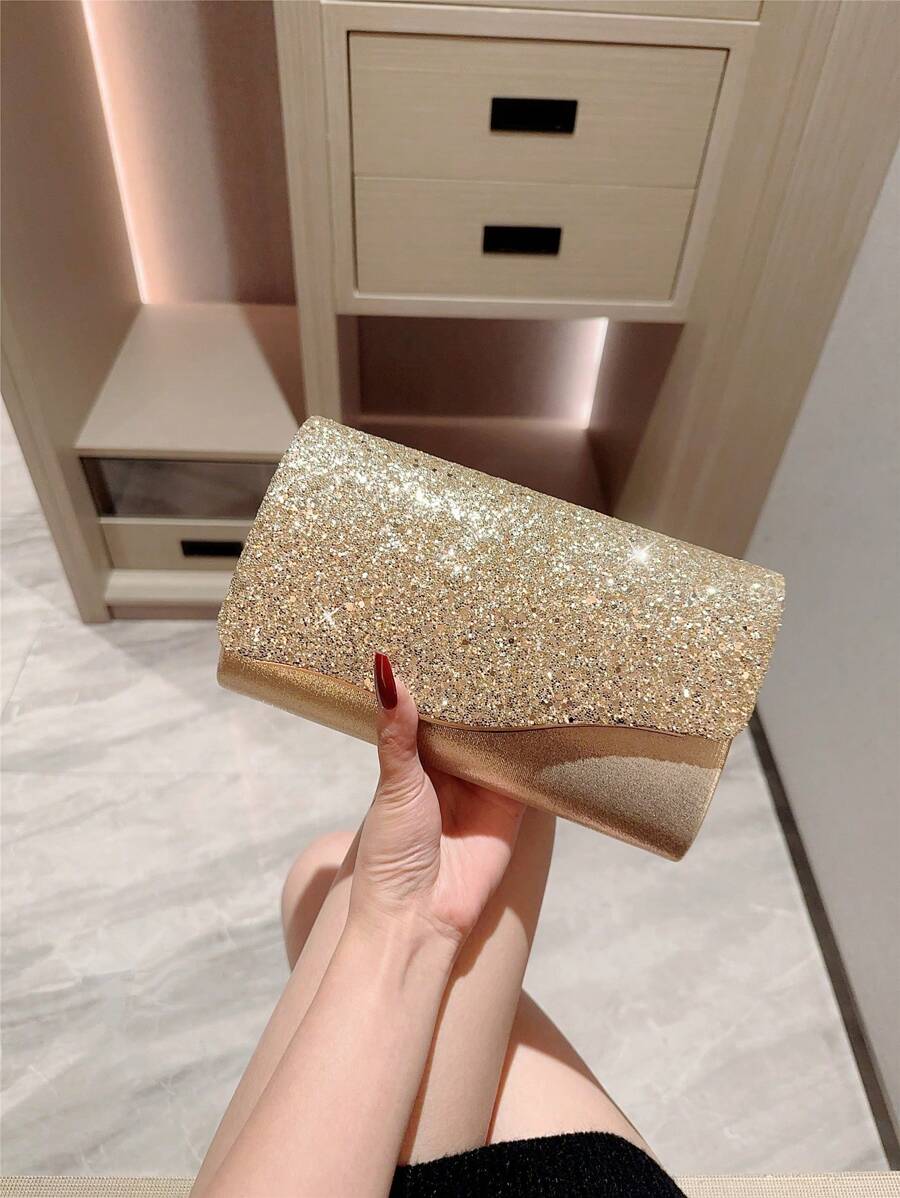 1 chiếc túi cầm tay dạ hội có nắp kim loại sáng bóng kèm phụ kiện trang trí, túi cô dâu cưới lãng mạn, túi xách dự tiệc vũ hội kèm dây xích