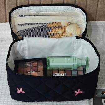 女士蝴蝶结刺绣绗缝化妆包套装，可爱马卡龙色大容量化妆包，轻盈蓬松的填充洗漱包，适合旅行收纳和日常使用。适用于学校化妆包、返校用品、化妆品收纳、书包整理包、房间用品收纳、旅行必备化妆包、节日必备化妆包、化妆袋、化妆收纳包、节日冬季包、化妆包、小型化妆包、化妆袋、化妆包、旅行必备、大容量、大号化妆包、圣诞礼物、化妆包、旅行、女士旅行必备礼物、化妆包、手拿包/小手提包、化妆品收纳包、化妆品整理包、化妆包、化妆刷收纳包、迷你化妆包、大容量化妆包、女士礼物、圣诞礼物、女士礼物创意