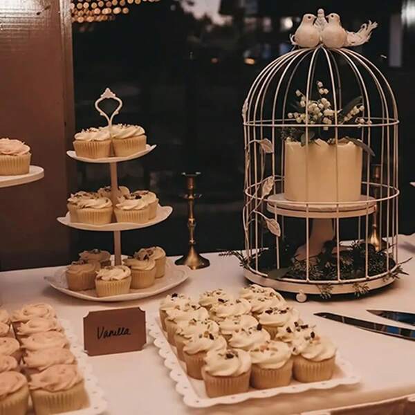 1 peça de suporte de bolo de plástico, suporte de bolo criativo com design de flores brancas de três camadas, adequado para suporte de bolo de festa, decoração de bolo, suporte de cupcake, decoração de bolo, suporte de bolo, decoração de casamento, suprimentos para festa de casamento, decoração de casamento, acessórios de casamento, suporte de bolo de casamento, prato de frutas dobrável multifuncional europeu, suporte de sobremesa de cozimento de várias camadas para festa de aniversário