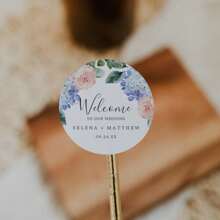 Gepersonaliseerde bloemenhuwelijksnaamstickers - Gepersonaliseerde labels met namen en data, ideaal voor huwelijksgunsten, uitnodigingen en evenementdecoraties, die een uniek en elegant tintje toevoegen aan uw viering
