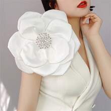 Handmade Beaded Luxurious Large Flower Brooch, Elegant Fashionable French Hair Clip Accessories Valentines Dress Accessories Pin For Clothes Bag Charm School