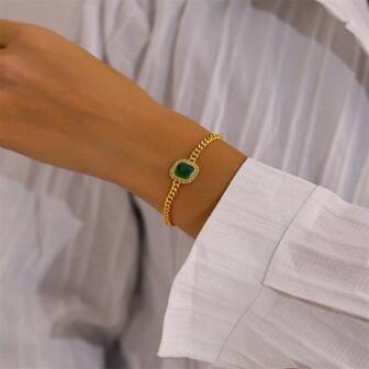 1 件时尚流行的彩色串珠手链，带绿色和红色树脂宝石，适合女性的百搭派对和日常佩戴配饰