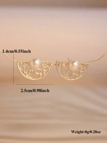 CHOSHILAR 2pcs Vintage French Style Faux Pearl Hollow Asymmetrical English Letter Half-Circle Geometric Earrings, Brass Material, Gift, Elegant Personalized Earrings For Women, Suitable For Daily, Vacation, Party, Wedding, Anniversary, Holiday Gifts For Mom & Daughter