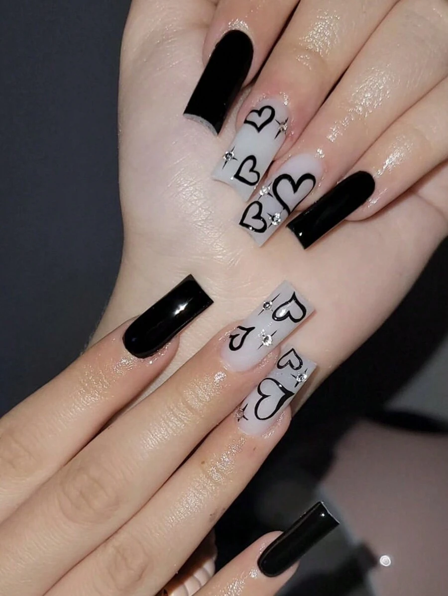 24 件中长款黑白心形水钻装饰全覆盖按压式人造假指甲套装，适合女性日常佩戴美甲用品指甲