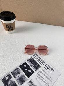 1 Cặp kính mắt trẻ em siêu nhẹ, thoải mái cho bé trai và bé gái, thời trang để chụp ảnh, dự tiệc, đạp xe, du lịch, với thiết kế khoét rỗng dễ thương - Người mẫu trẻ em - Xem 11