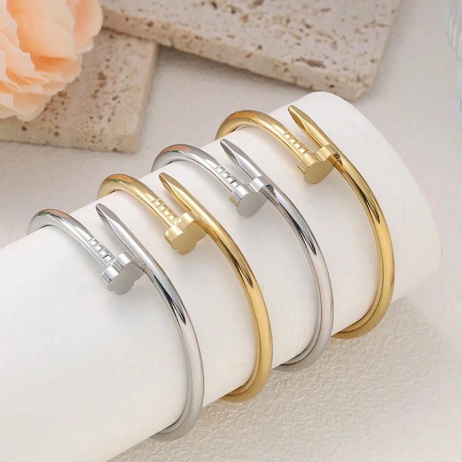 1 件时尚四叶草心形尖刺手链，百搭女士珠宝配饰 - 彩色 - 查看 1