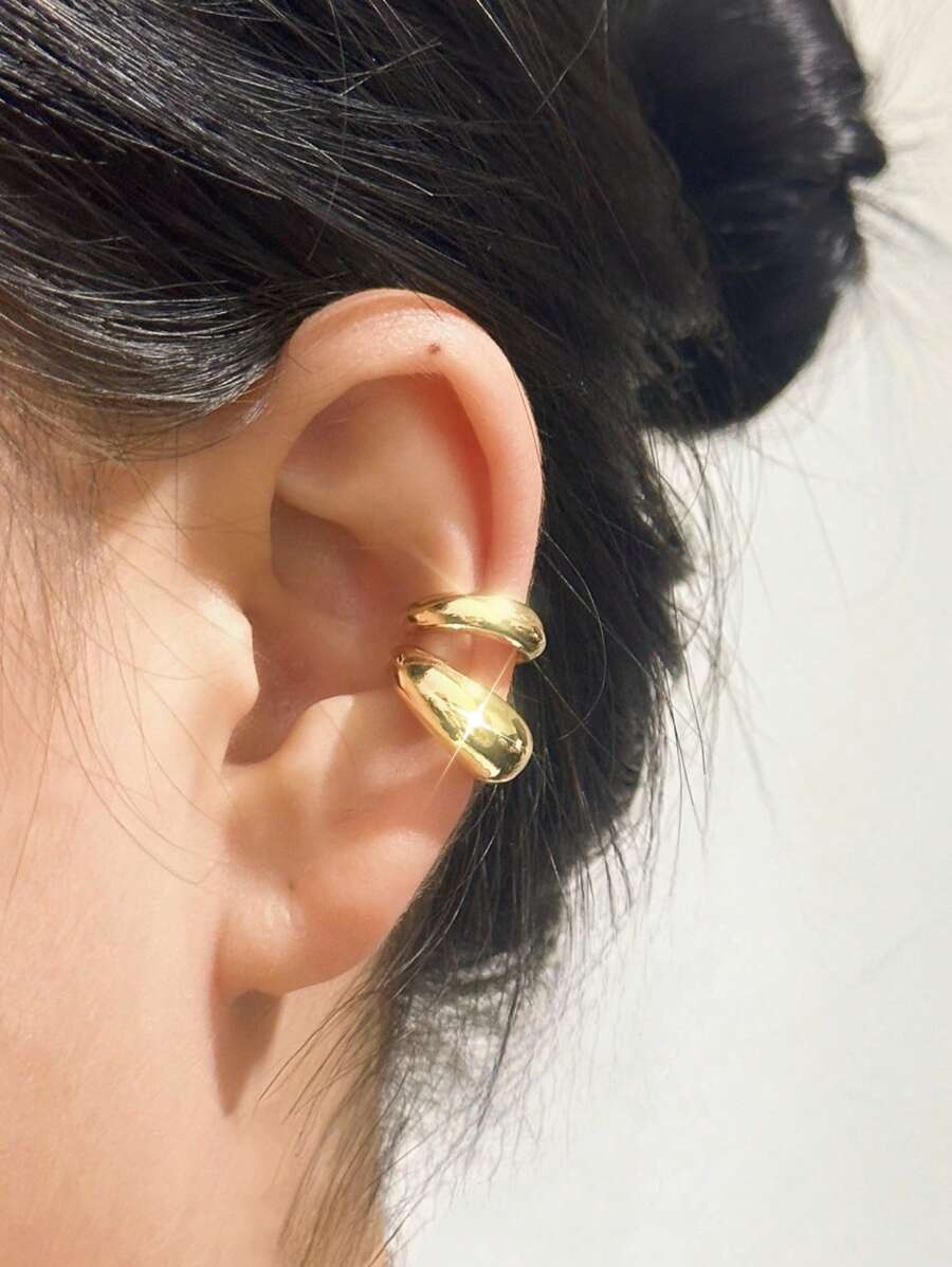 2 PCS Simple Glossy Alloy C Shape Earrings Ear Cuffs Lightweight Gold Plated Open Double Hoop Non-Pierced Earrings Comfortable Smooth Earrings For Women And Girls Suitable For Party Favors - Gold Large and Small Curved Ear Cuff - View 1
