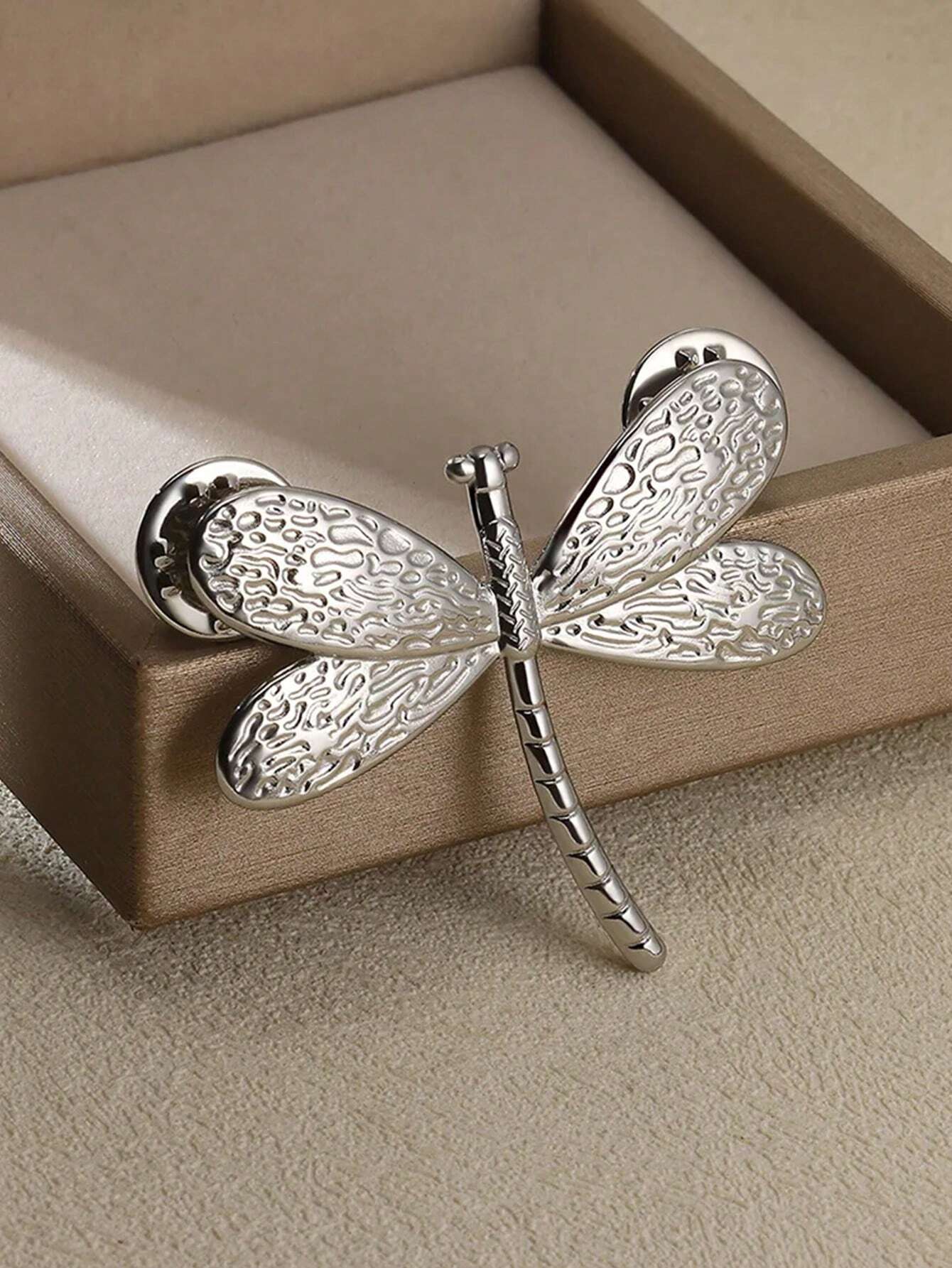 DUOWEI Broche De Dragón Galés De Dinosaurio Novedoso Alfileres Decoración Adolescentes