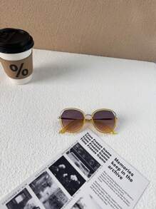 1 Cặp kính mắt trẻ em siêu nhẹ, thoải mái cho bé trai và bé gái, thời trang để chụp ảnh, dự tiệc, đạp xe, du lịch, với thiết kế khoét rỗng dễ thương - Người mẫu trẻ em - Xem 7