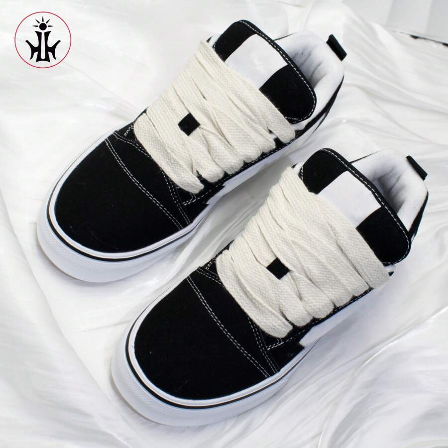 1 对经典扁平鞋带，适用于运动鞋和休闲鞋，宽 2 厘米