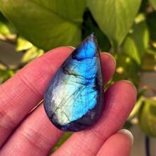 1pc Natural Labradorite Droplet Pendant, No Hole, Quartz Crystal DIY Accessory, Mineral Specimen, Gift For Men & Women, Crystal Chakra, Energy Healing Crystal, Random Size 3-4cm Shipped
