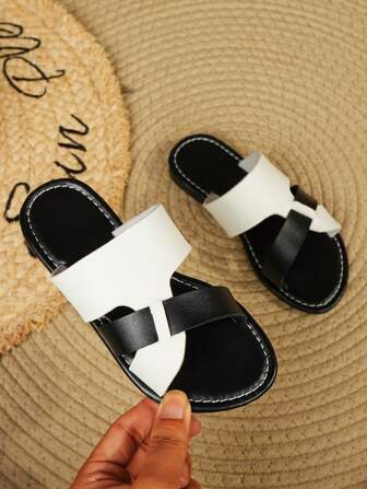 儿童时尚露趾纯色平底防滑可爱沙滩拖鞋，儿童浴室凉鞋