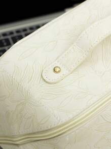 1个高档PU皮革复古压纹米色化妆包，时尚休闲便携化妆包，多功能大容量收纳包，可装钱包、口红、卫生巾、硬币、钥匙、有线耳机、数据线、充电器、耳机等，可爱洗漱包，旅行收纳包，适合女性、糖果爱好者、护士、学生、节日礼物、旅行必备、情人节礼物、房间装饰、钱包必备、女士化妆包、钱包必备物品、邮轮必备、设计师手提包、基础款、梳妆台必备、房间、可爱化妆包 - 白色 - 查看 5