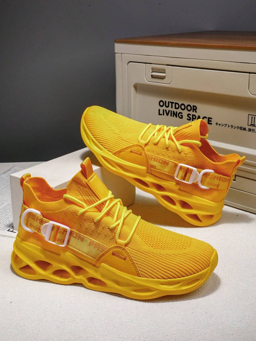 1 Pair Lightweight Breathable Running Shoes With Decorative Buckled Laces, Asymmetrical Pattern Side Straps