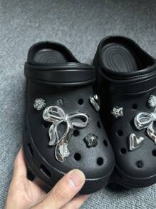 8pcs Fashionable Silver Oversized Bow Asymmetric Heart DIY Shoe Charms, Detachable Decor For Sandals, Flats, Holiday Party Gift - Silver - View 4