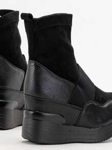 Bottines slip-on femme noires avec embossage Keleda - Chaussures