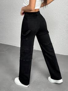 Damskie jeansy z kieszeniami i prostą nogawką