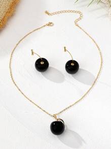 Boucles d'oreilles rétro à la mode, jolies et grandes cerises rouges, et grand collier de cerises pour tenues de bureau, vacances, dîner et fête. Idéal comme cadeau.