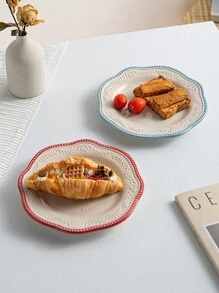1pc Minimalist French Style Ceramic Plate, 7.8 Inch, Embossed, Heat-Resistant, Vintage Niche Design, High-Quality Dessert, Cake, Breakfast, Fruit Plate, Suitable For Home, Dining Room, Hotel, Cafe