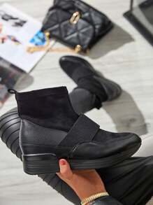 Bottines slip-on femme noires avec embossage Keleda - Chaussures