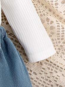 2pcs Baby Girl Solid Color Buttoned Cap Sleeve Onesie & Bowknot Decor Skirt Set With Hair Scrunchie