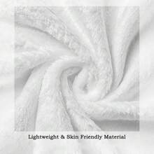 1pc Customizable Name Text & Strawberry Fleece Blanket, Personalized Soft, Warm, Comfortable Blanket For Autumn & Winter, Memorable Gift For Family & Friends, Suitable For Office, Bed, Sofa, Armchair, Nap, Camping, Travel