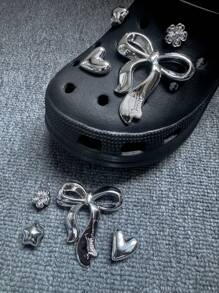 8pcs Fashionable Silver Oversized Bow Asymmetric Heart DIY Shoe Charms, Detachable Decor For Sandals, Flats, Holiday Party Gift - Silver - View 2