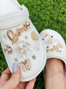 12pcs Sparkling Heart & Camellia Flower Shoe Charms Decorations, Suitable For Sandals And Clogs, Removable. Holiday Gift