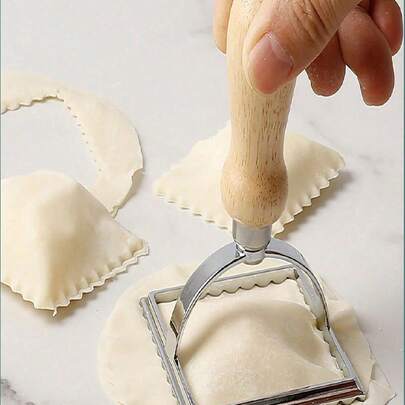 1个方形锌合金饼干模具，饺子皮压花饼干模具，带木柄