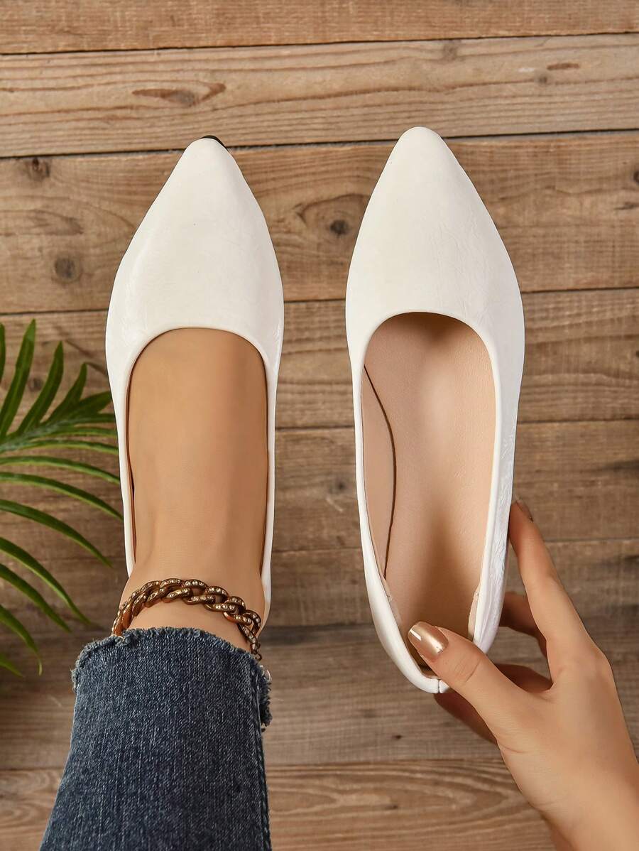 Tacones bajos beige, zapatos de trabajo suave de diseño versátil y nuevo para el transporte, bailarinas de punta plana - Beis - Ver 1