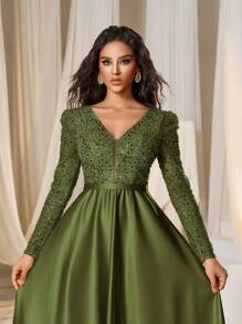 Faeriesty Robe de soirée avec corsage à sequins col en V profond et ourlet en satin - Vert olive - Voir 7
