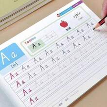 1本学龄前英语字母追踪练习手册，包括有趣的数字追踪和铅笔控制练习、一对一练习、学习用品、学校必需品、返校用品、返校用品、万圣节、圣诞节、新年礼物