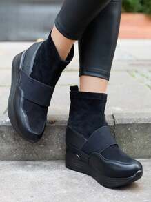 Bottines slip-on femme noires avec embossage Keleda - Chaussures