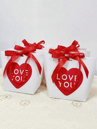 5 件情人节心形图案纸质礼品袋带手柄适用于浪漫装饰、新娘送礼会、求婚、周年庆典、情人节和订婚派对装饰