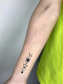 1 件几何临时纹身防水防汗持续 1-2 周逼真草本汁不反光防摩擦仿黑色假纹身男女纹身贴纸适用于手臂、胸部、腰部、背部、腹部、腿部现代人体艺术 - 黑色 - 查看 2