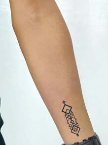 1 件几何临时纹身防水防汗持续 1-2 周逼真草本汁不反光防摩擦仿黑色假纹身男女纹身贴纸适用于手臂、胸部、腰部、背部、腹部、腿部现代人体艺术 - 黑色 - 查看 3