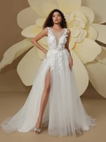 HEARBOBO Spring New Solid Deep V-Neck Backless Floral 3D Applique Puff Wedding Dress With Train - White - View 6