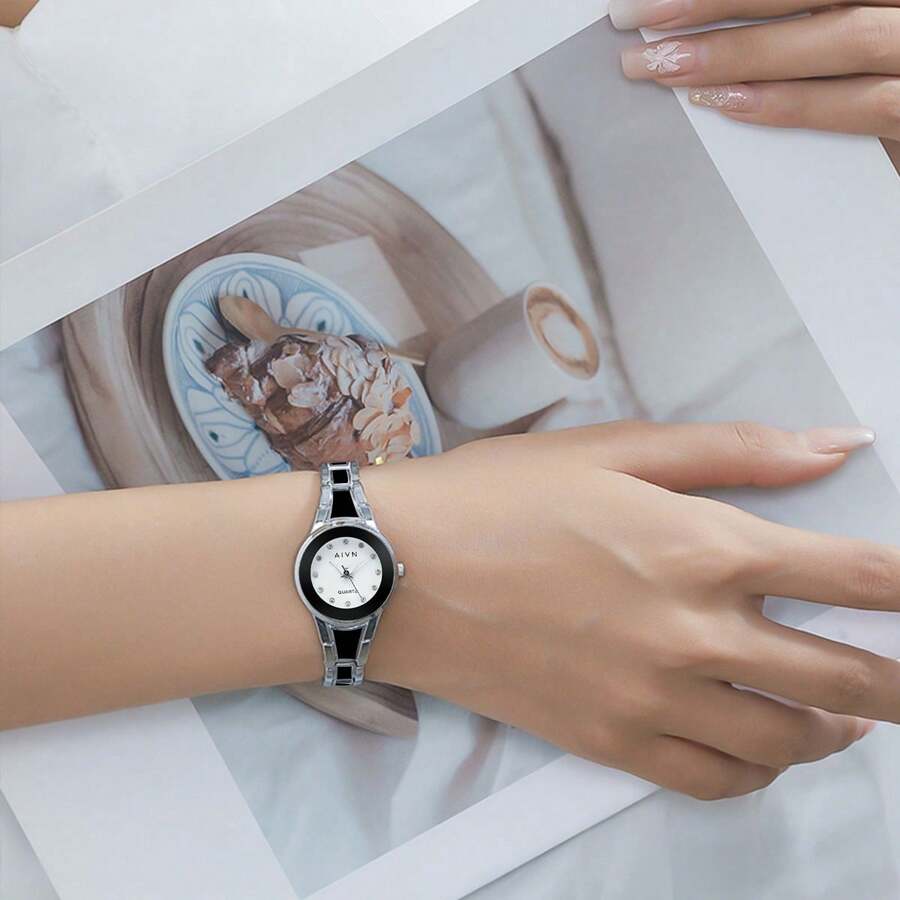 Đồng hồ thạch anh nữ nhẹ thời trang và sang trọng với dây đeo bằng thép không gỉ, mặt tròn tối giản màu bạc-đen với đồng hồ thường ngày trang trí kim cương thích hợp cho trường học, đám cưới, quà tặng và các dịp khác - Bạc - Xem 1